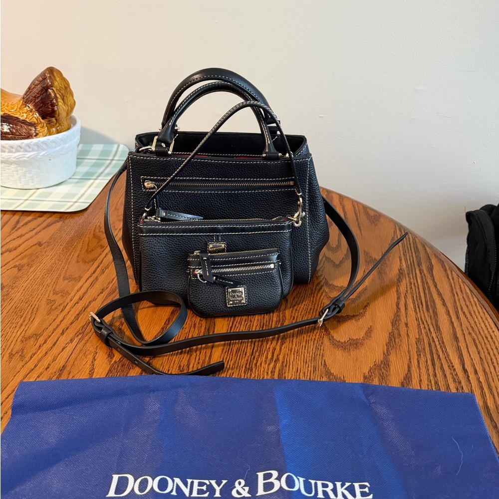 Dooney & Bourke Black Satchel *SET*